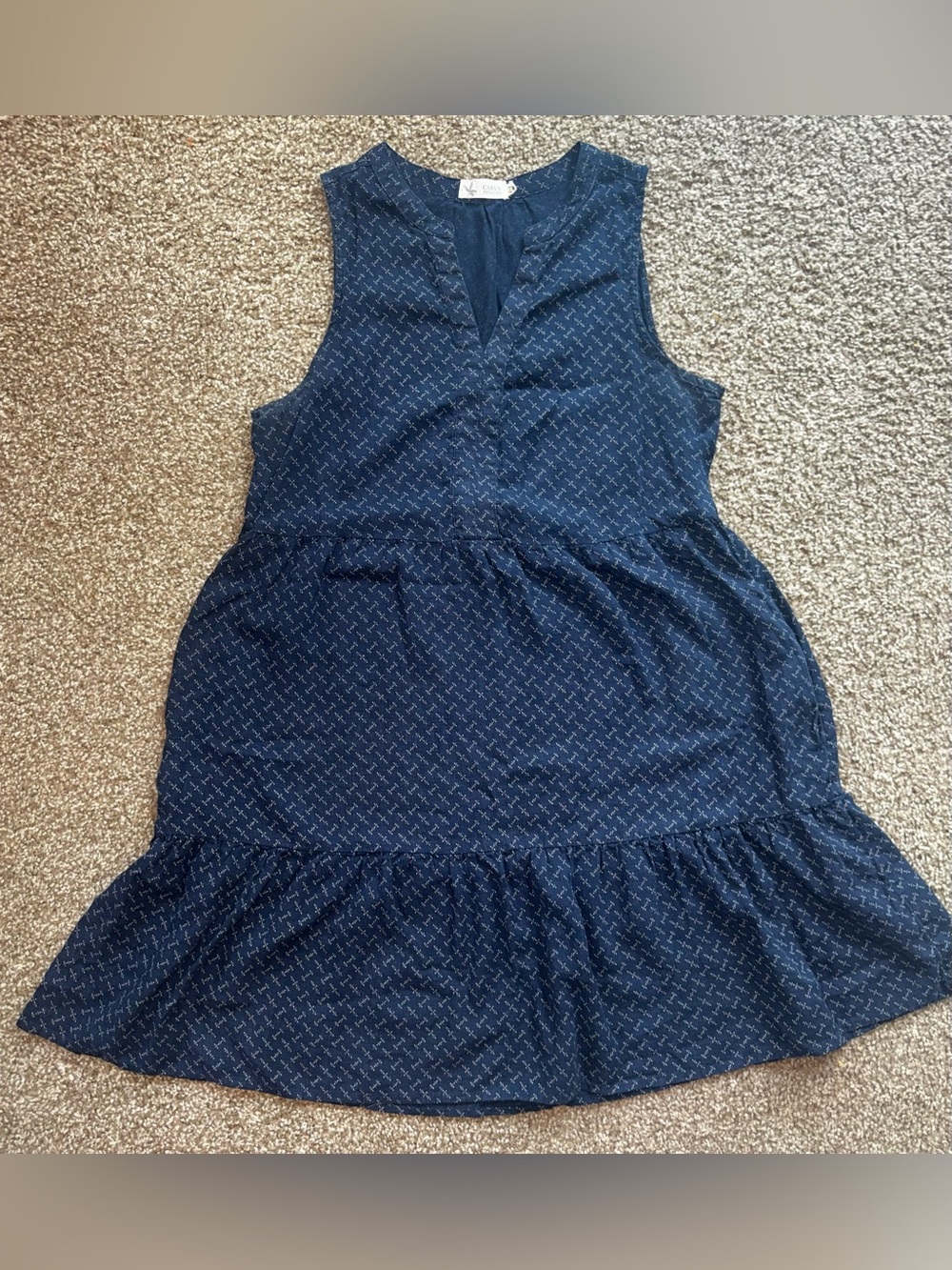 Carve Designs Women’s Blue White Geometric V-Neck Shift Ruffle Hem Dress S